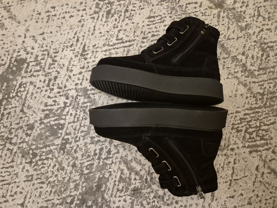 Зимові чоботи жіночі  Нові натуральна замша 40 р.