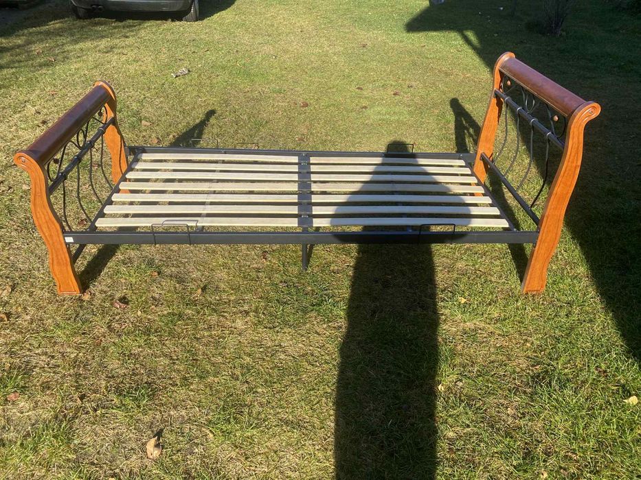 Łóżko pojedyńcze 90x200 z materacem