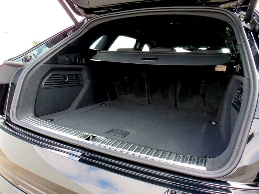 Audi e-tron 55 quattro S line