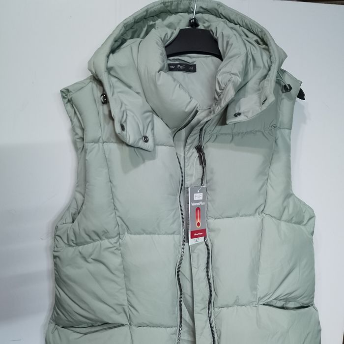 Жилетка F&F, об'ємна, тепла, стильна, р. S