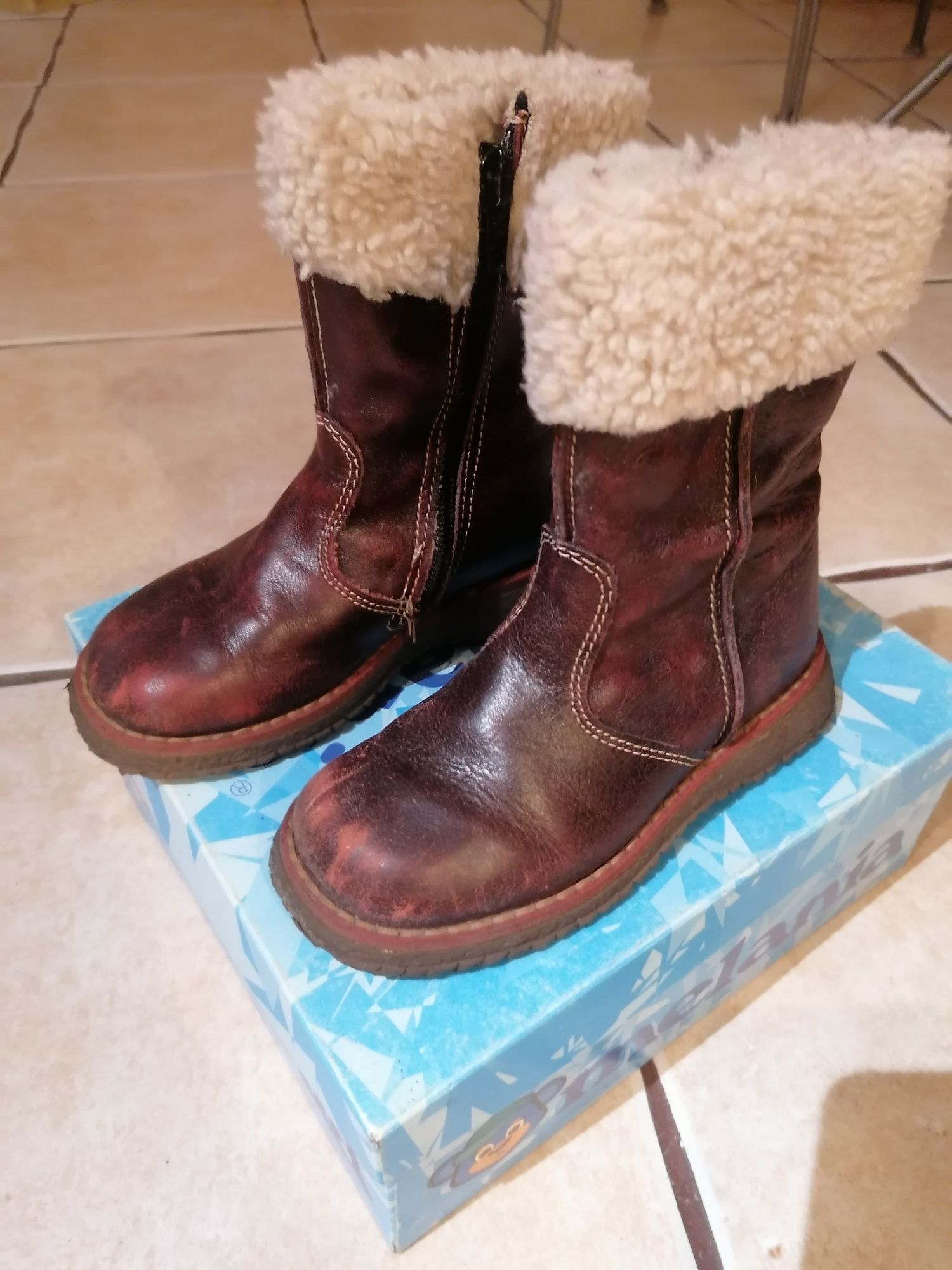buty zimowe dla dziewczynki skórzane r. 26
