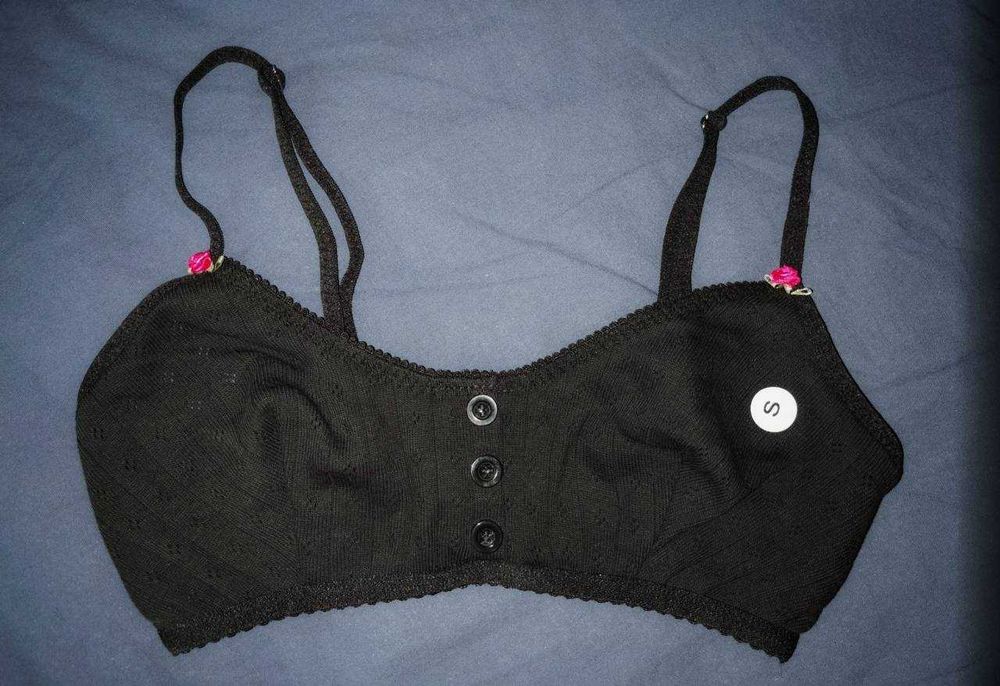 Бюстгальтер без чашечок