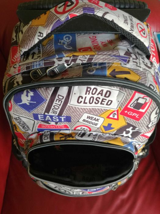 Trolley mochila escolar marca Totto colorida