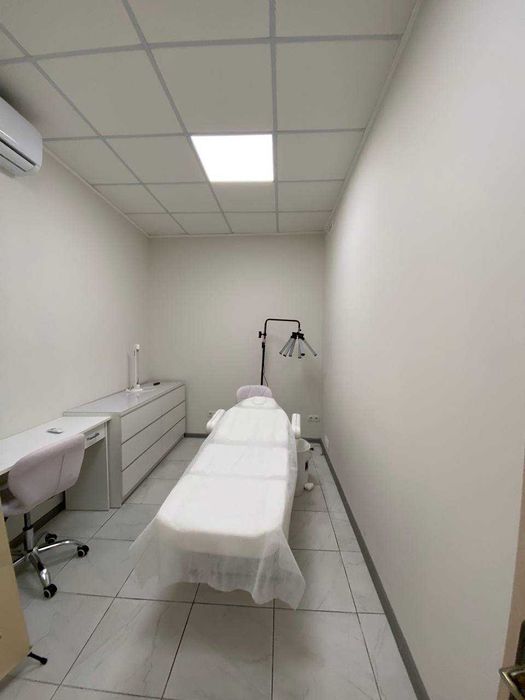 Оренда кабінету в салоні краси в центрі біля Ратуші