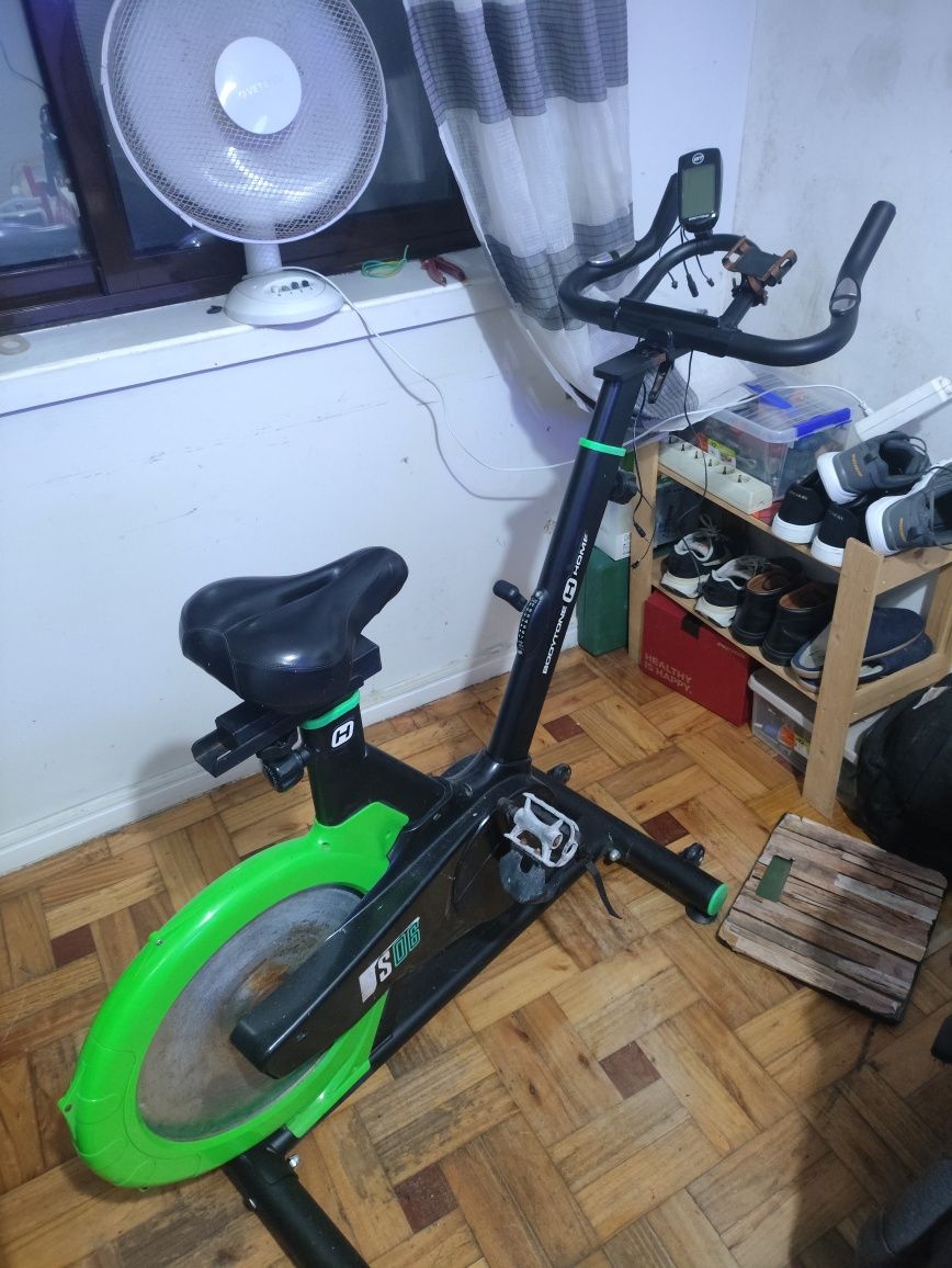Bicicleta de spinning BODYTONE DS06