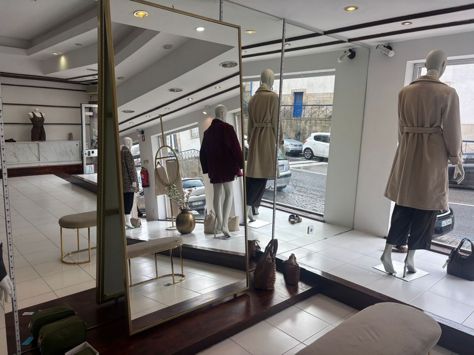 Vendo recheio ou trespasso loja de roupa