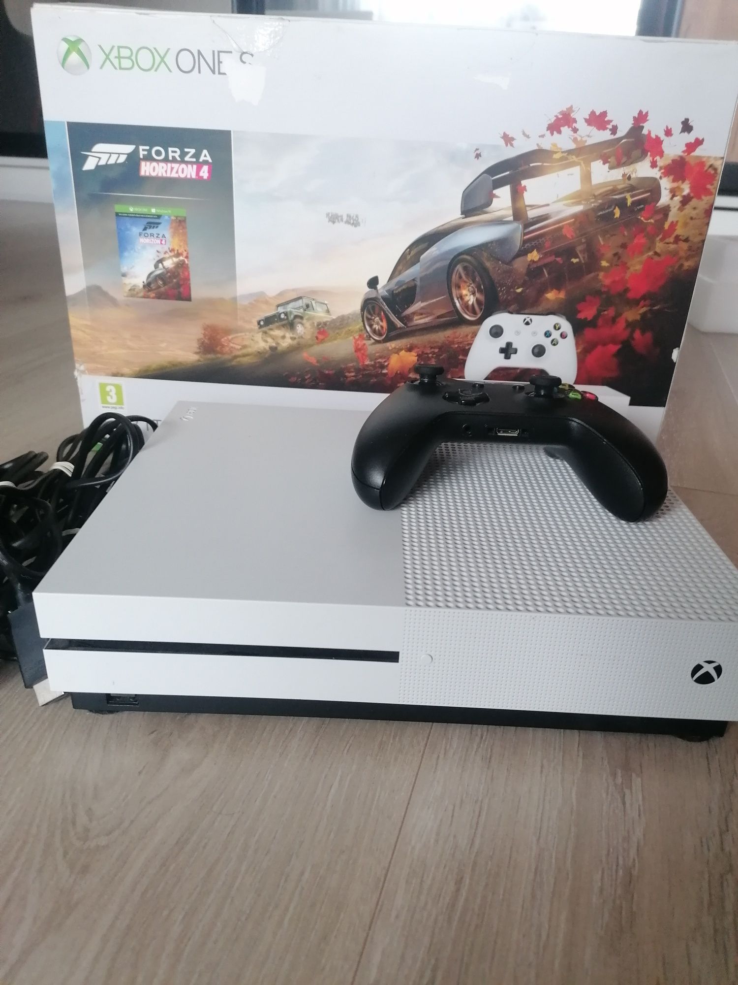 Продаю xbox one s 1 tb