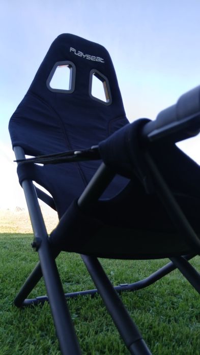 Zestaw do simracing fotel playseat + kierownica  thurstmaster tmx