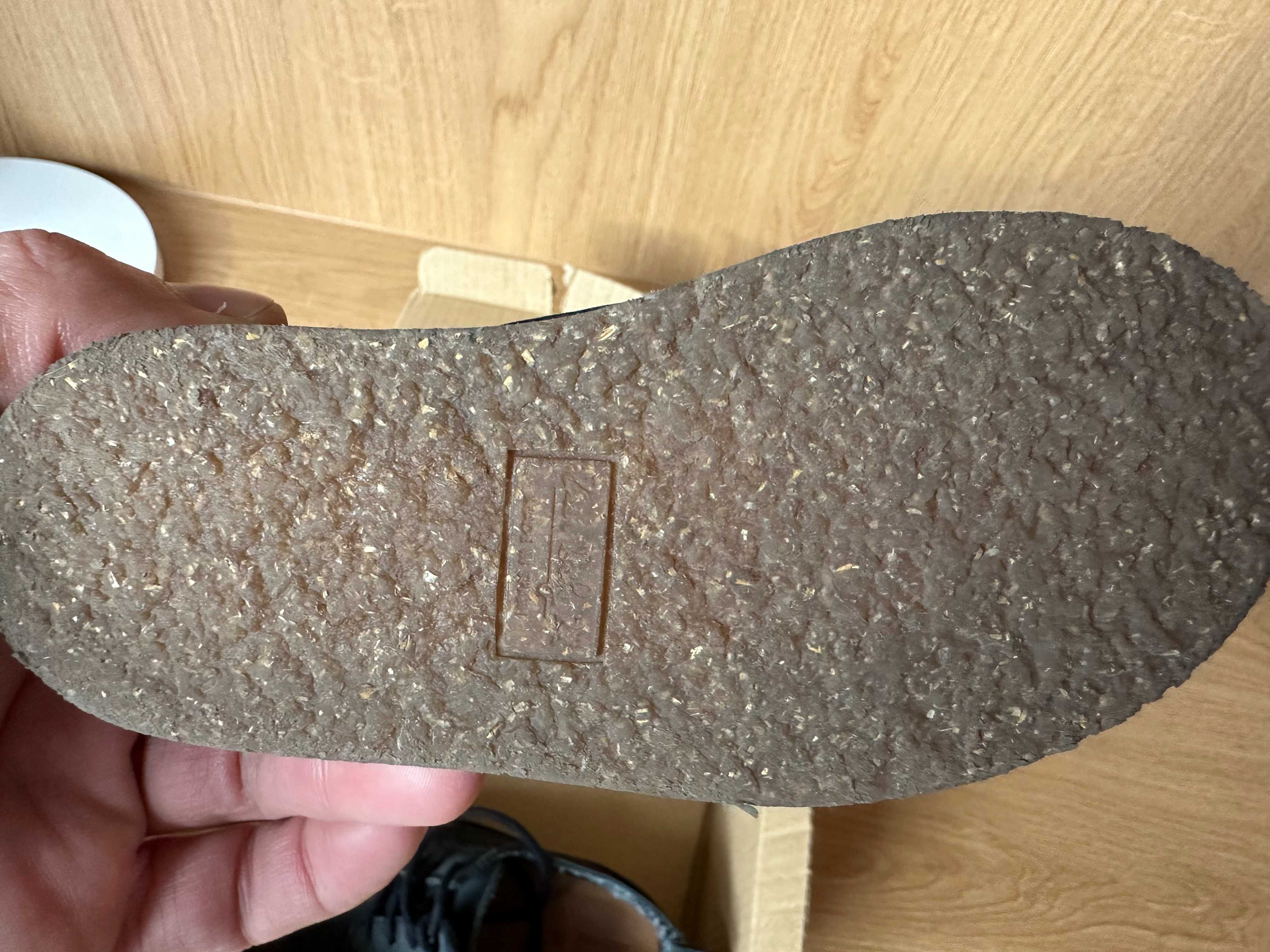 Pantofelki dziecięce ZARA Baby chłopięce buty derby R 23 jak nowe