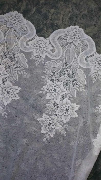 Firanka z taśmą do regulacji