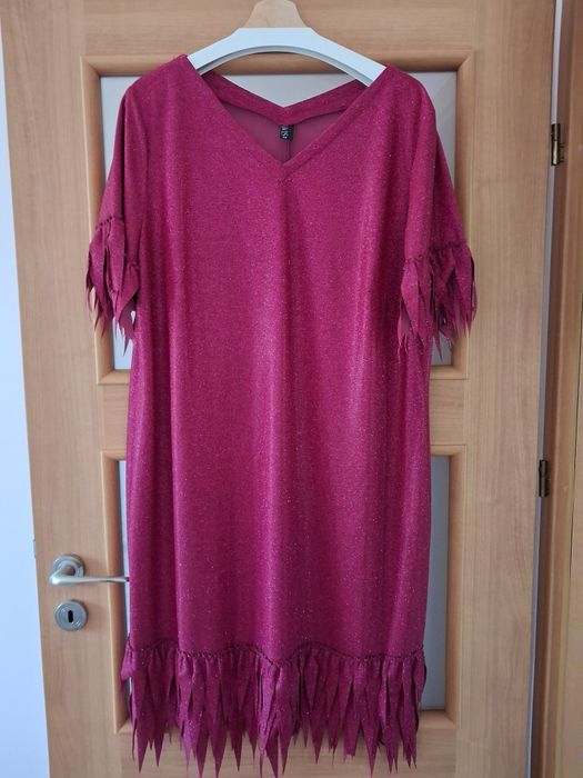 Sukienka imprezowa w kolorze amarantu