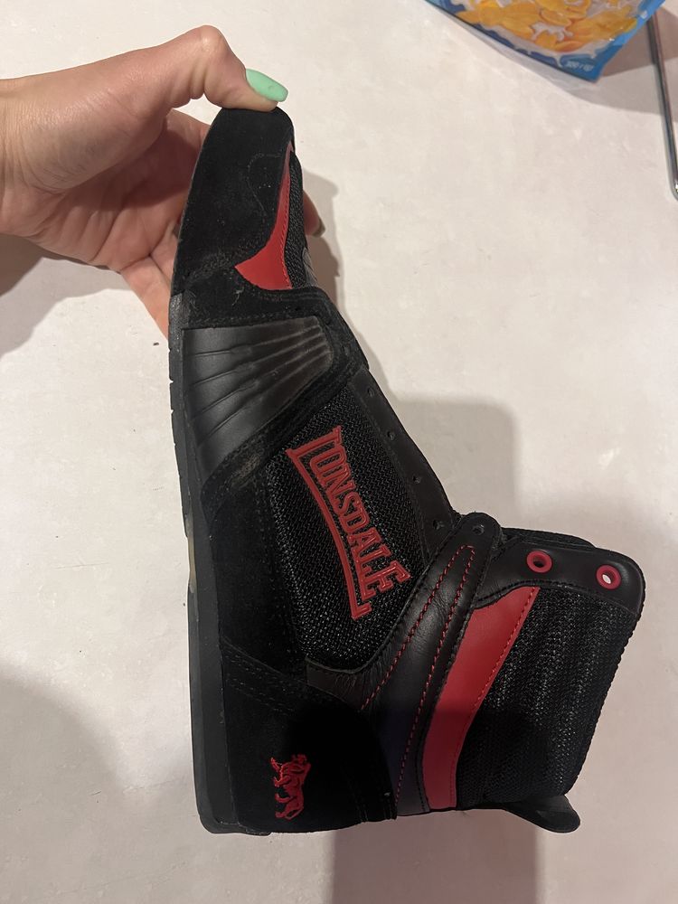 Боксерки Lonsdale