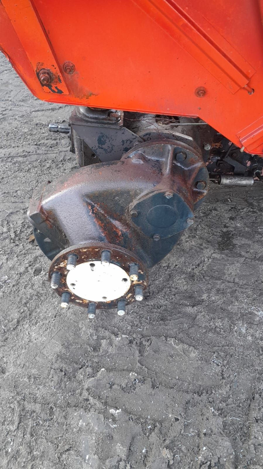 Zwolnica prawa lewa zetor 7211 most atak obudowa skrzynia napęd 7245