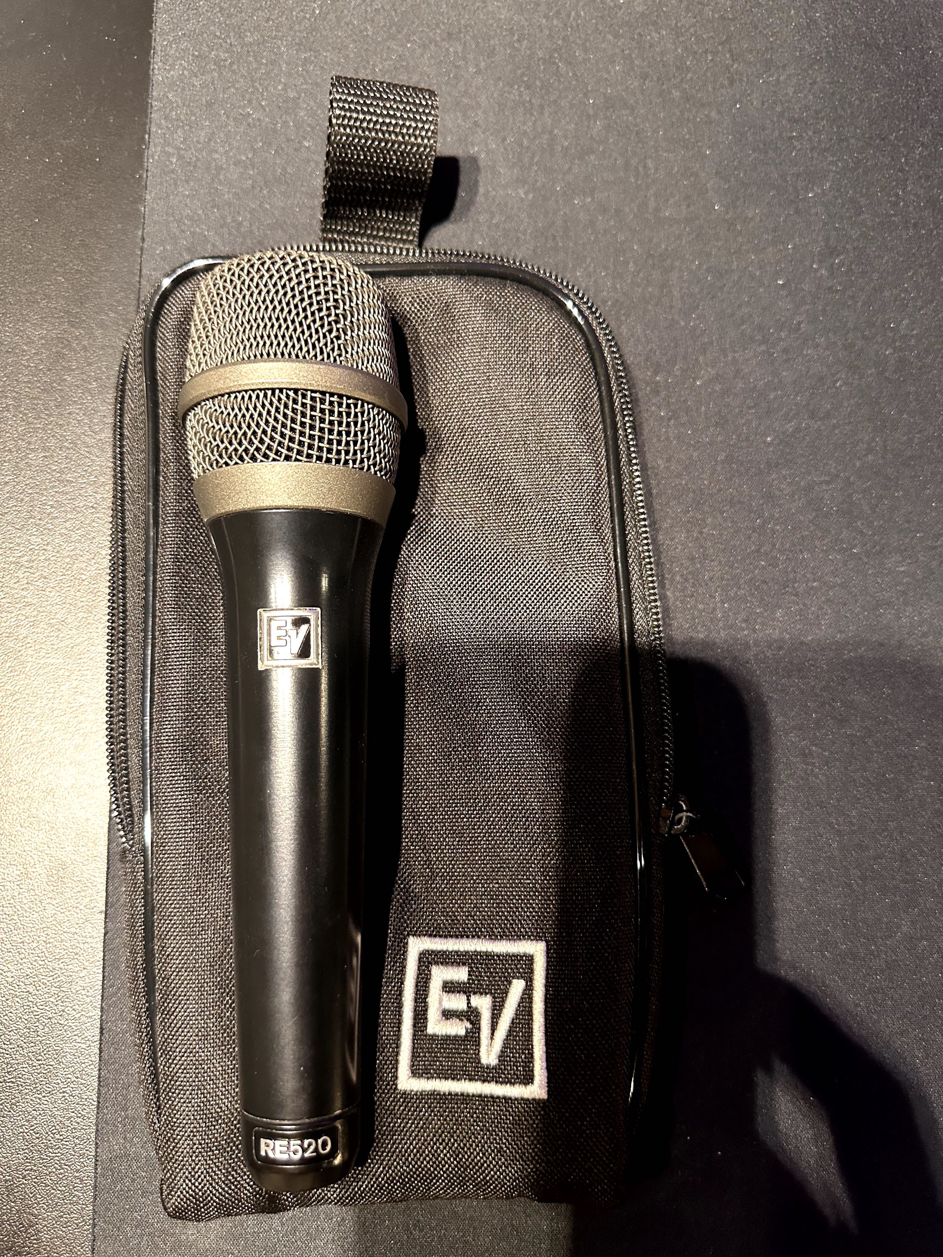 Microfone - EV RE520
