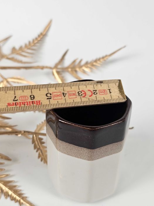 Kubek ceramiczny geometryczny vintage retro skandynawski brąz beż