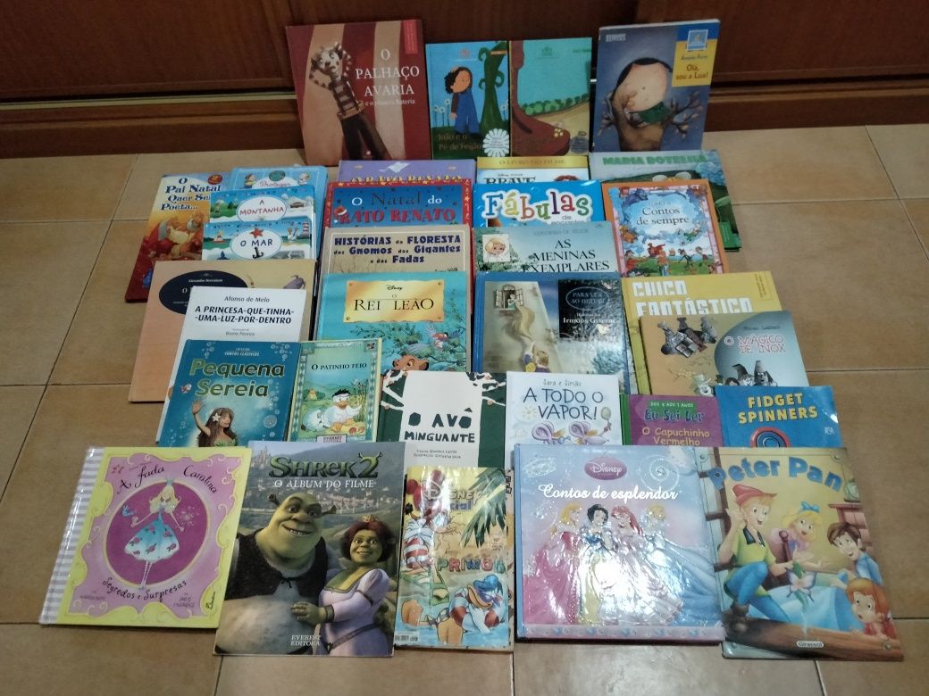 Conjunto de 35 livros infantis