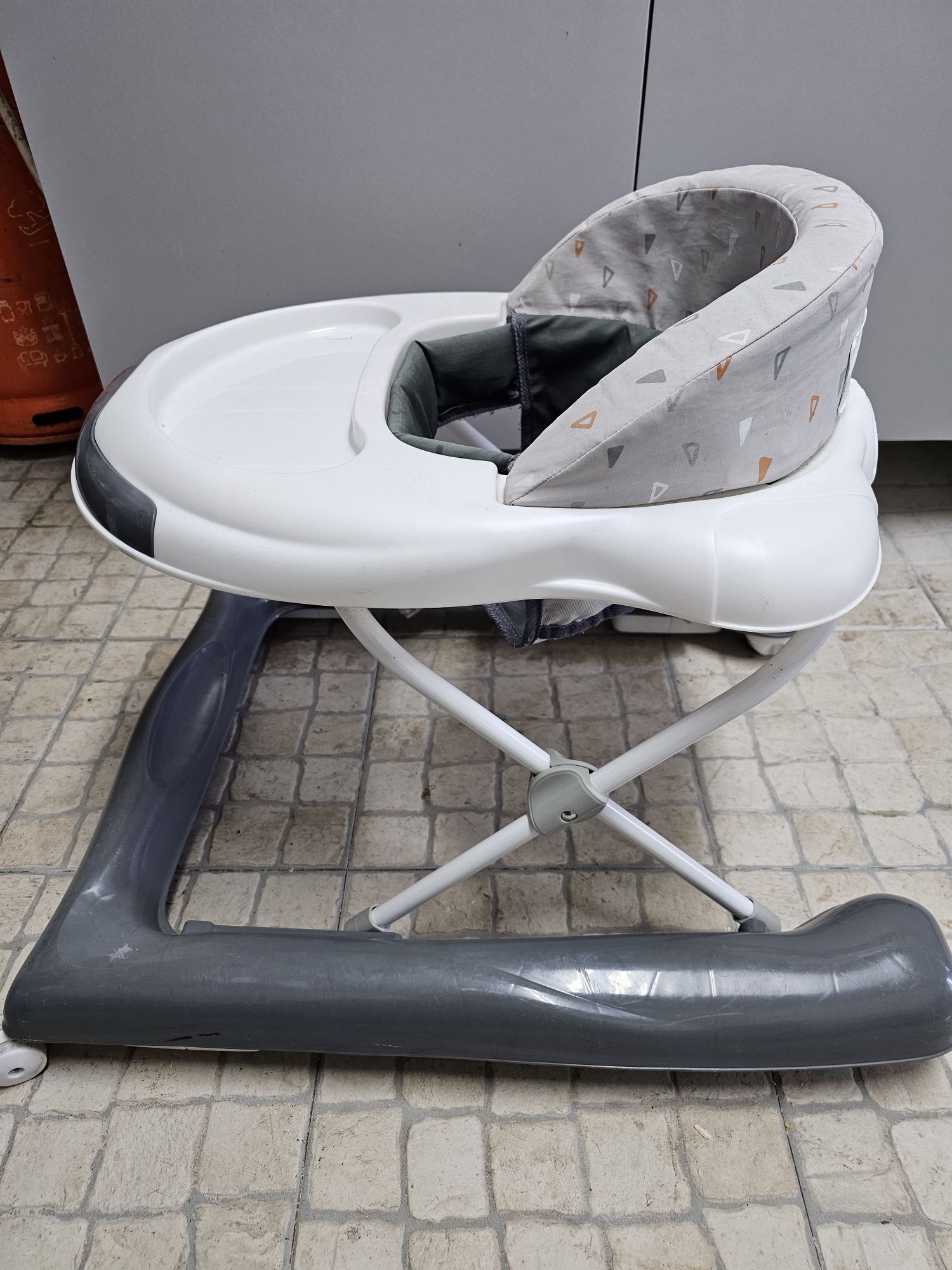 Cadeira para andar/ comer, bebeconfort
