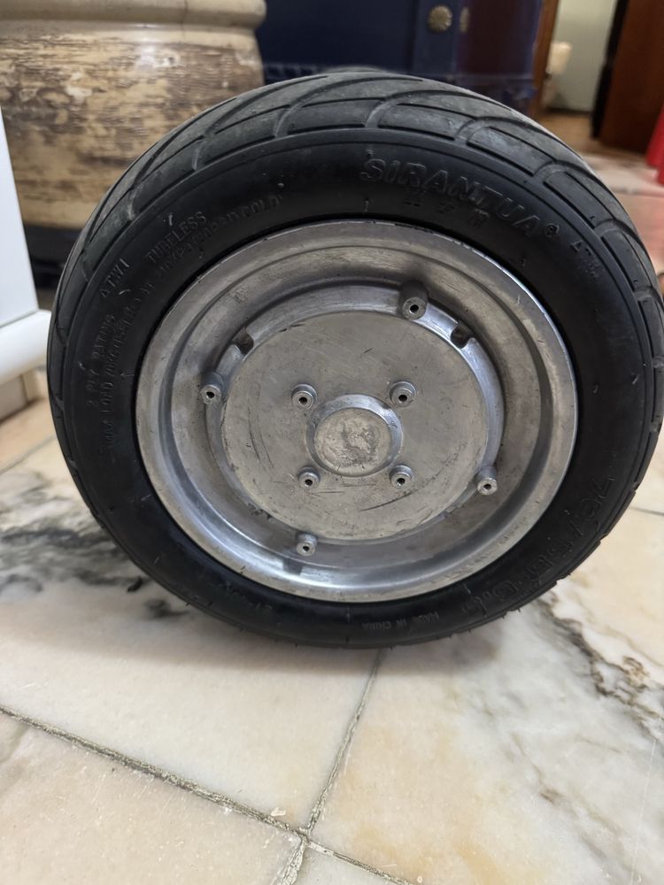 Hoverboard vermelho e preto