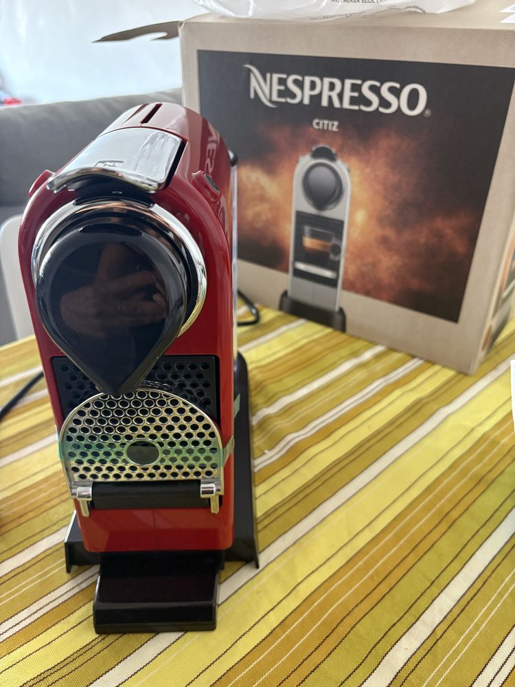 Maquina de cafe nespresso citiz vermelha