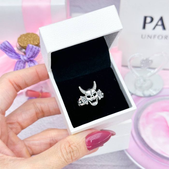 Срібна каблучка "Клуб пекельного вогню" Дивні дива Pandora