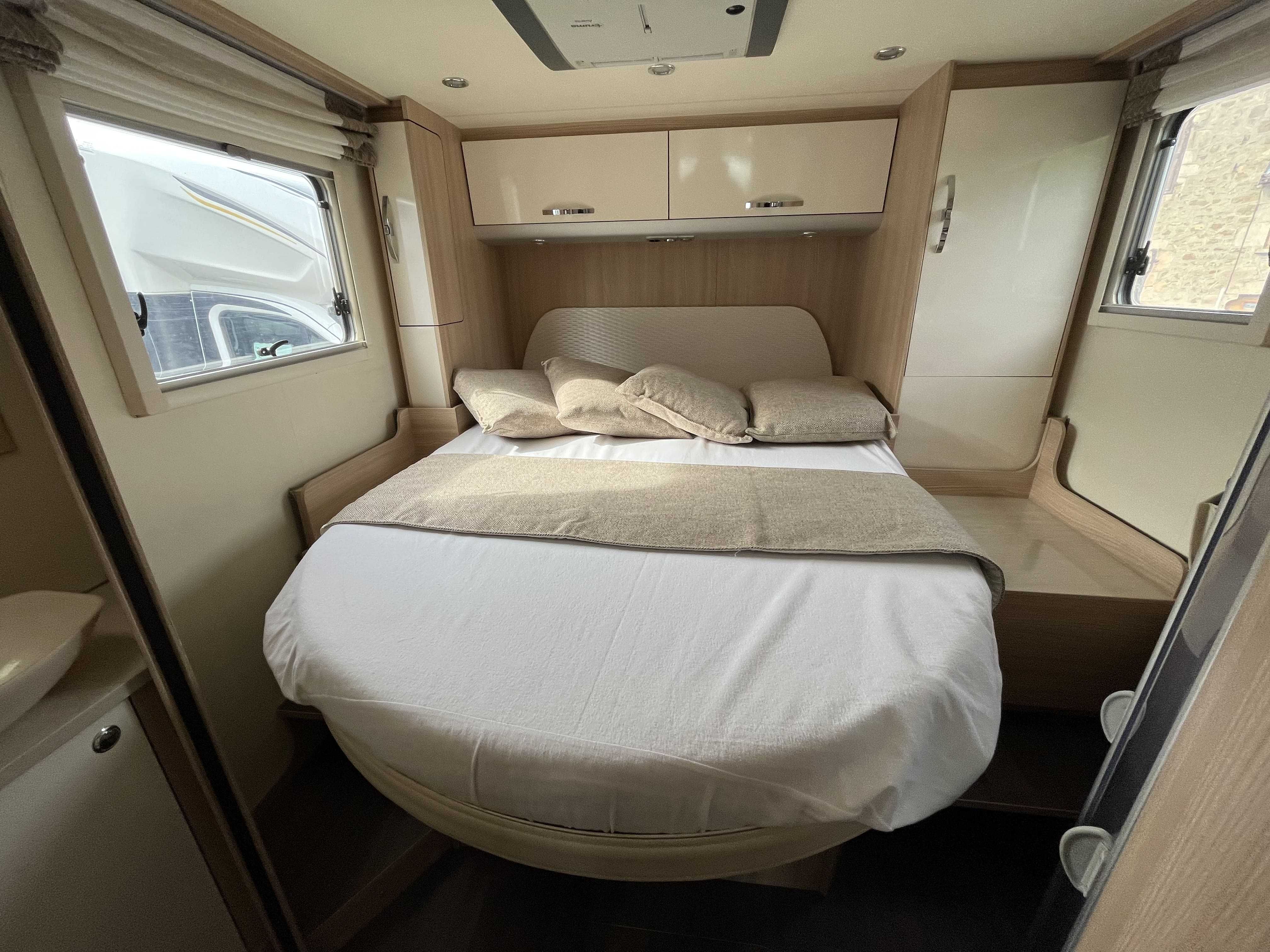 Auto Caravana Burstner perfilada cama central