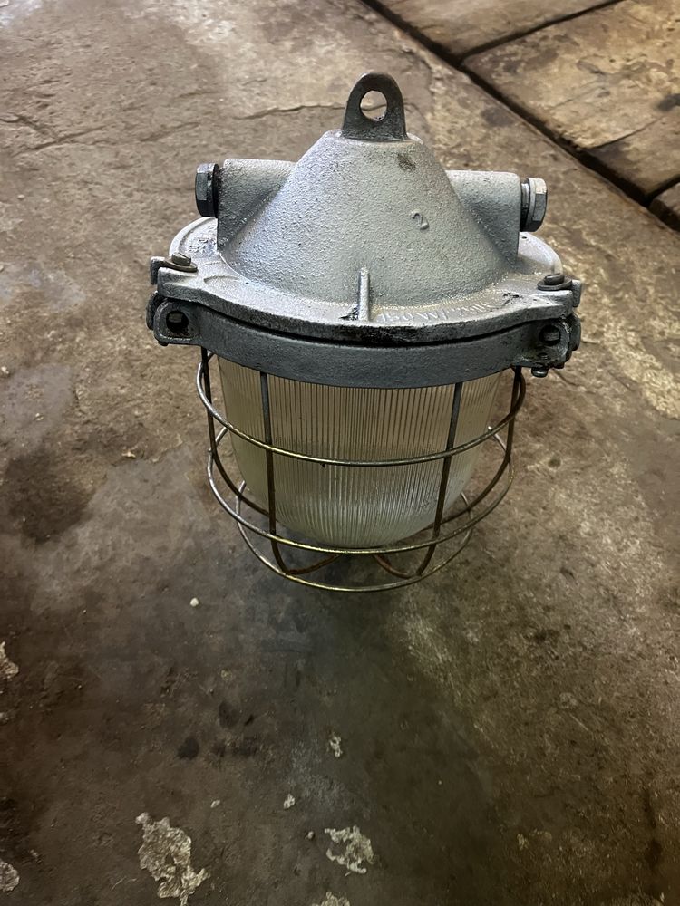 Stara lampa  żeliwna