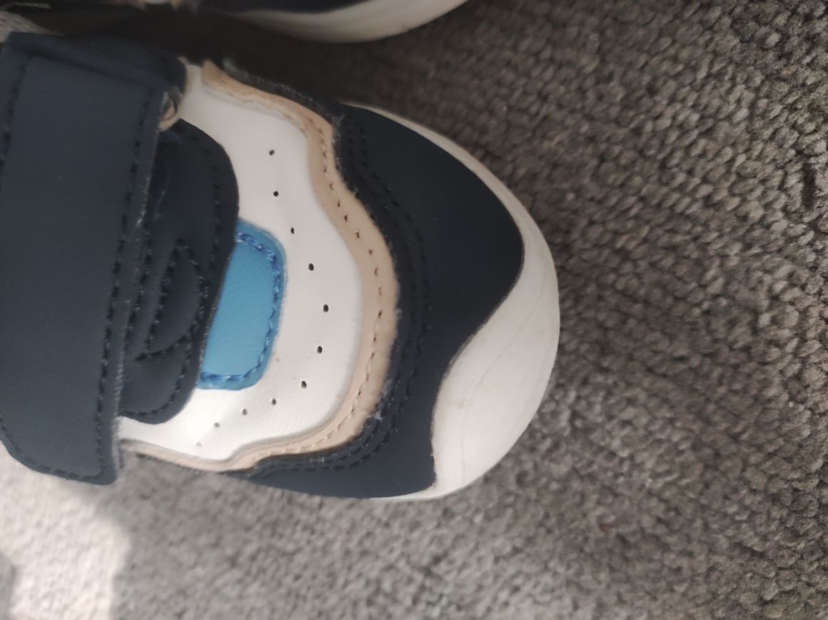 Buty adidasy Sinsay 21 na rzepy