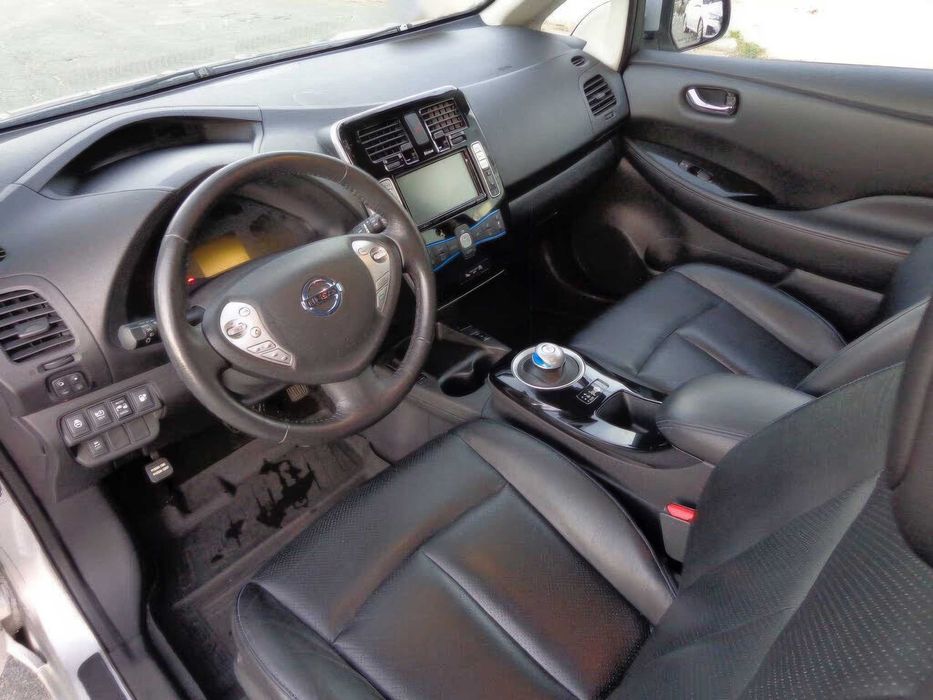 Nissan LEAF SL      2017