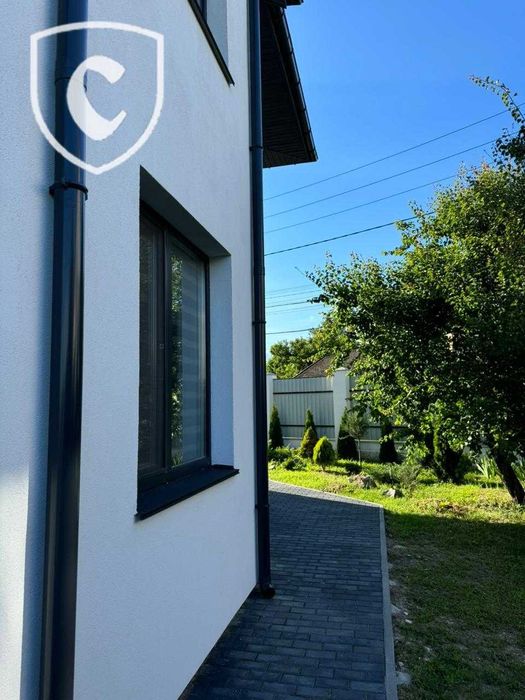 Будинок з меблями + басейн + футбольне поле. Старі Петрівці