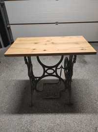 Stół biurko z nóg od maszyny do szycia masywny