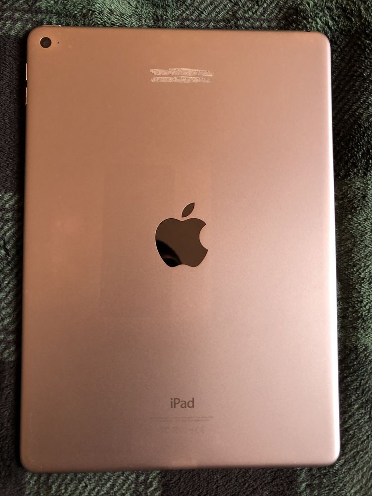 Продам IPad Air 2