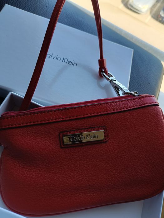Clutch Vermelha da Calvin Klein