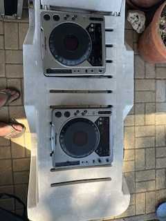 2x CDJ Pioneer 800