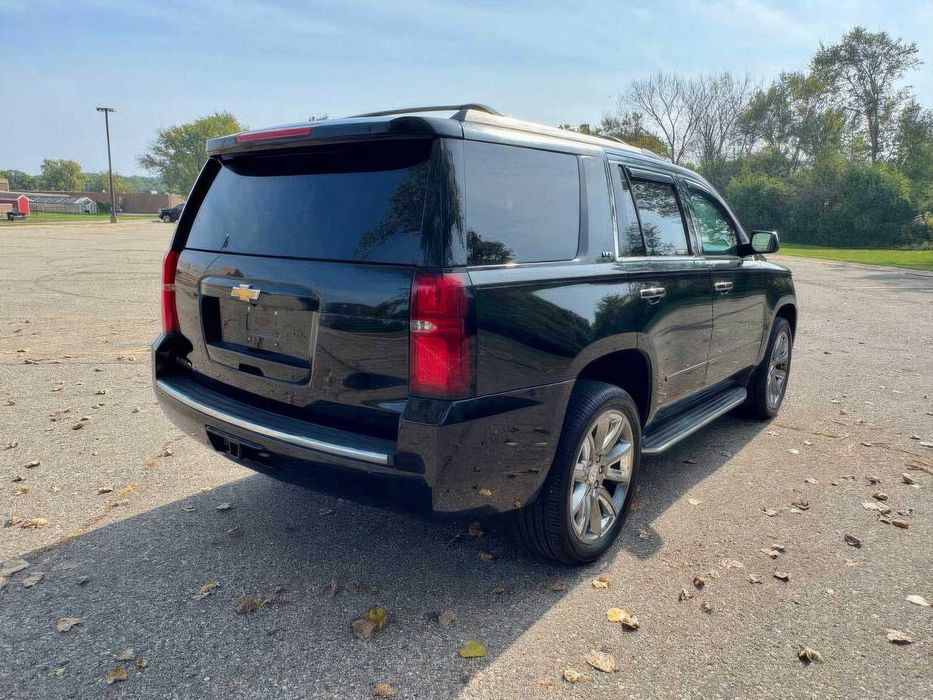 Chevrolet Tahoe      2015