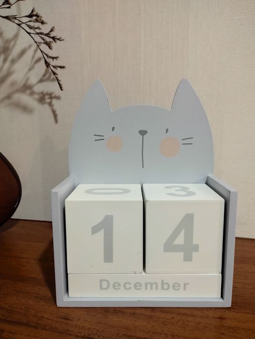 Деревянный вечный календарь