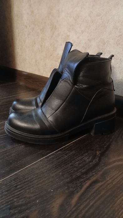 Жіночі зимові черевики