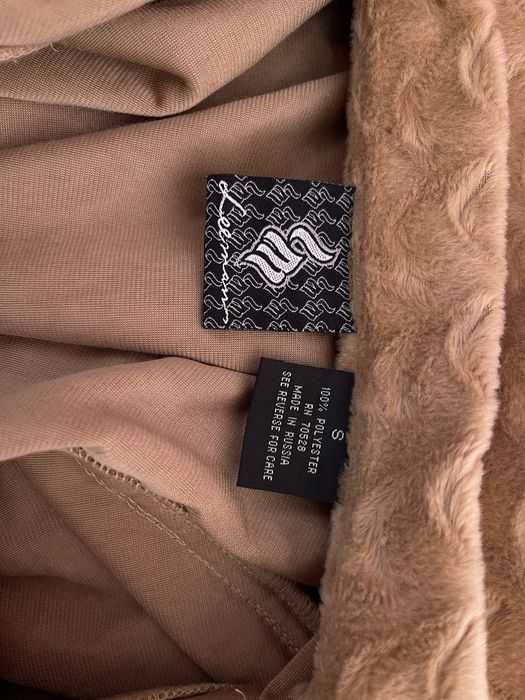 Бомбер на осінь