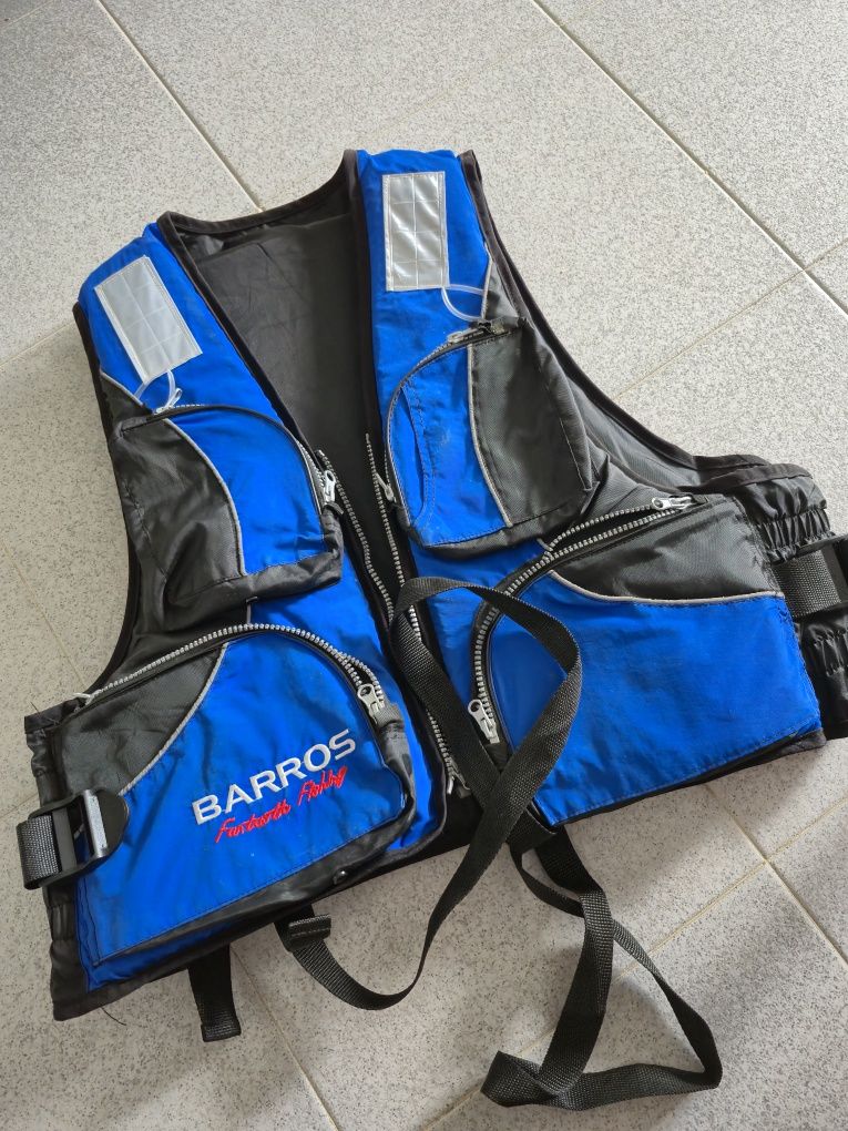Colete Barros floating