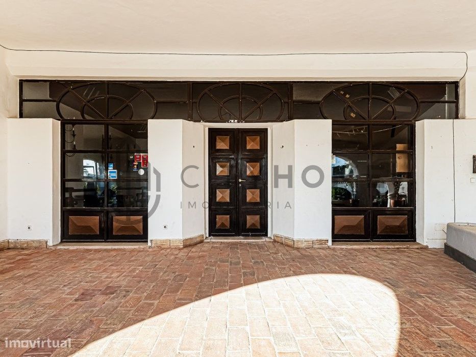 Restaurante / Espaço Comercial em zona Popular de Carvoeiro