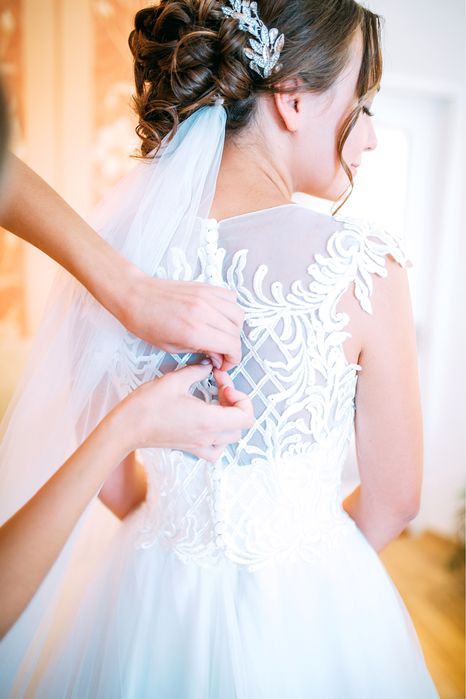 Весільна сукня,А-силует