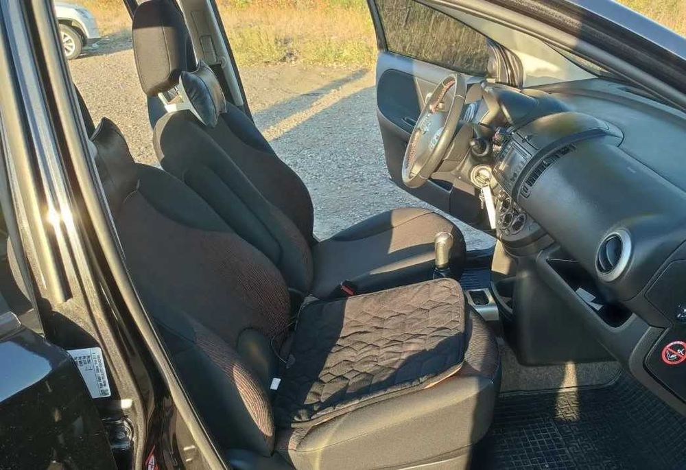 Продам Nissan Note 2009 механіка бензин 1.4 хетчбек Ніссан Ноут