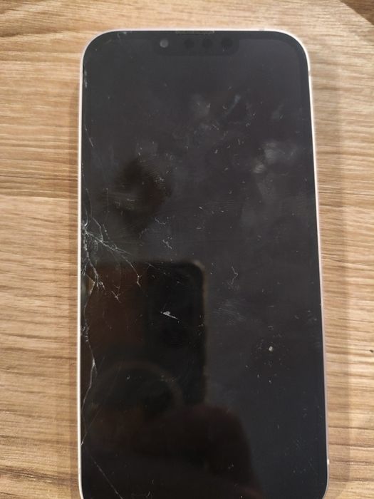 Telefon iPhone 13