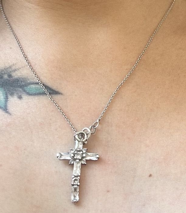 Срібний ланцюжок з хрестиком