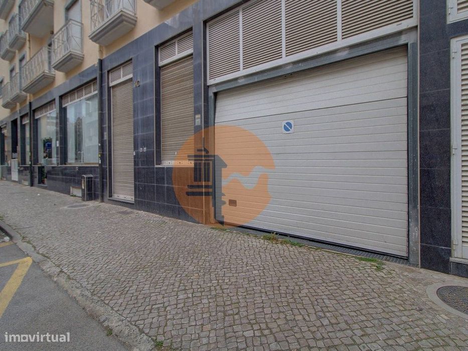 Grande Garagem fechada para venda no centro de VRSA