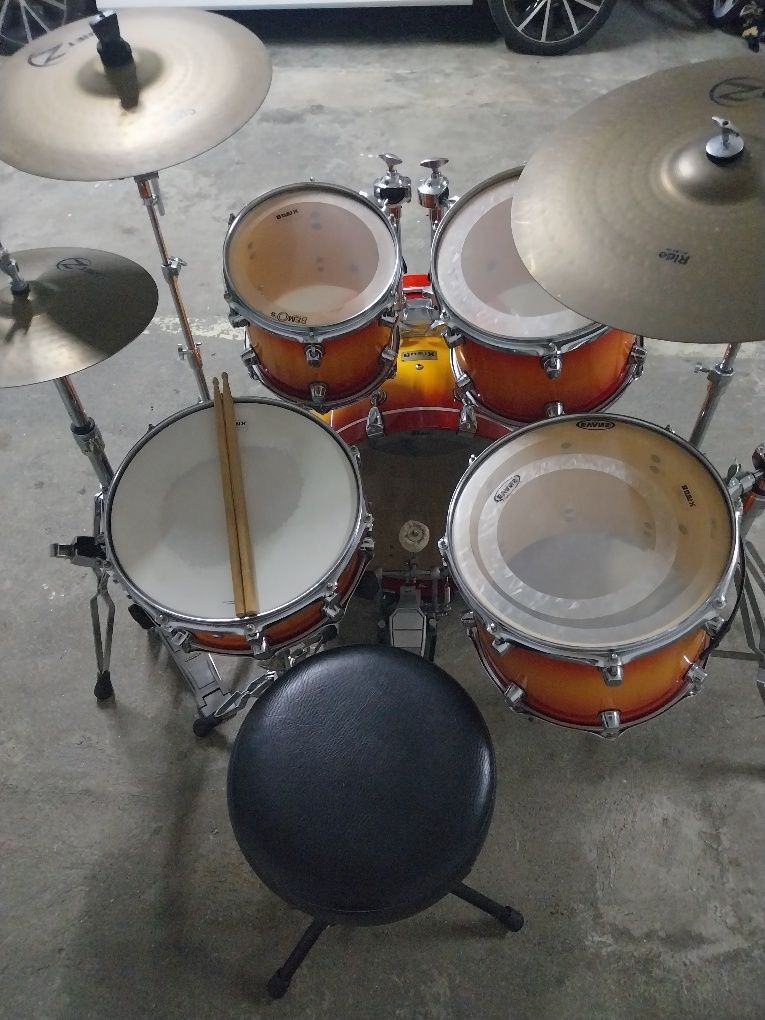 Vendo bateria completa