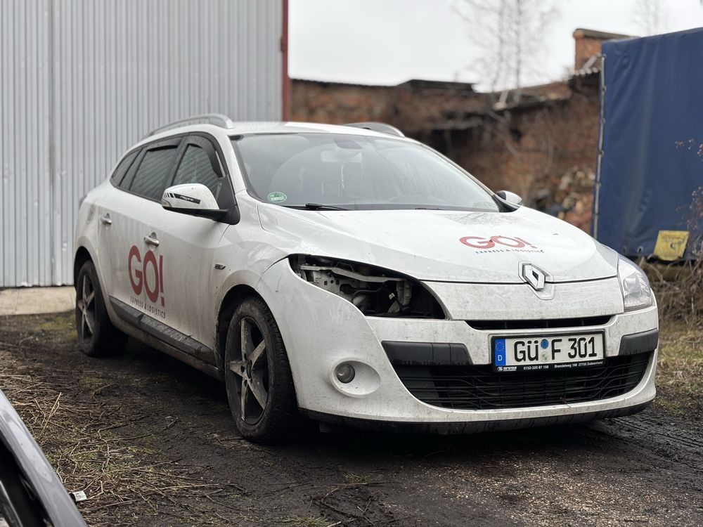 Renault Megane 3 бампер крило капот двері