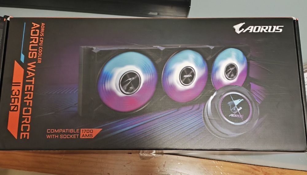 Water cooler AORUS 360 como novo