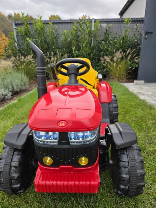 Traktor elektryczny z przyczepą dla dzieci