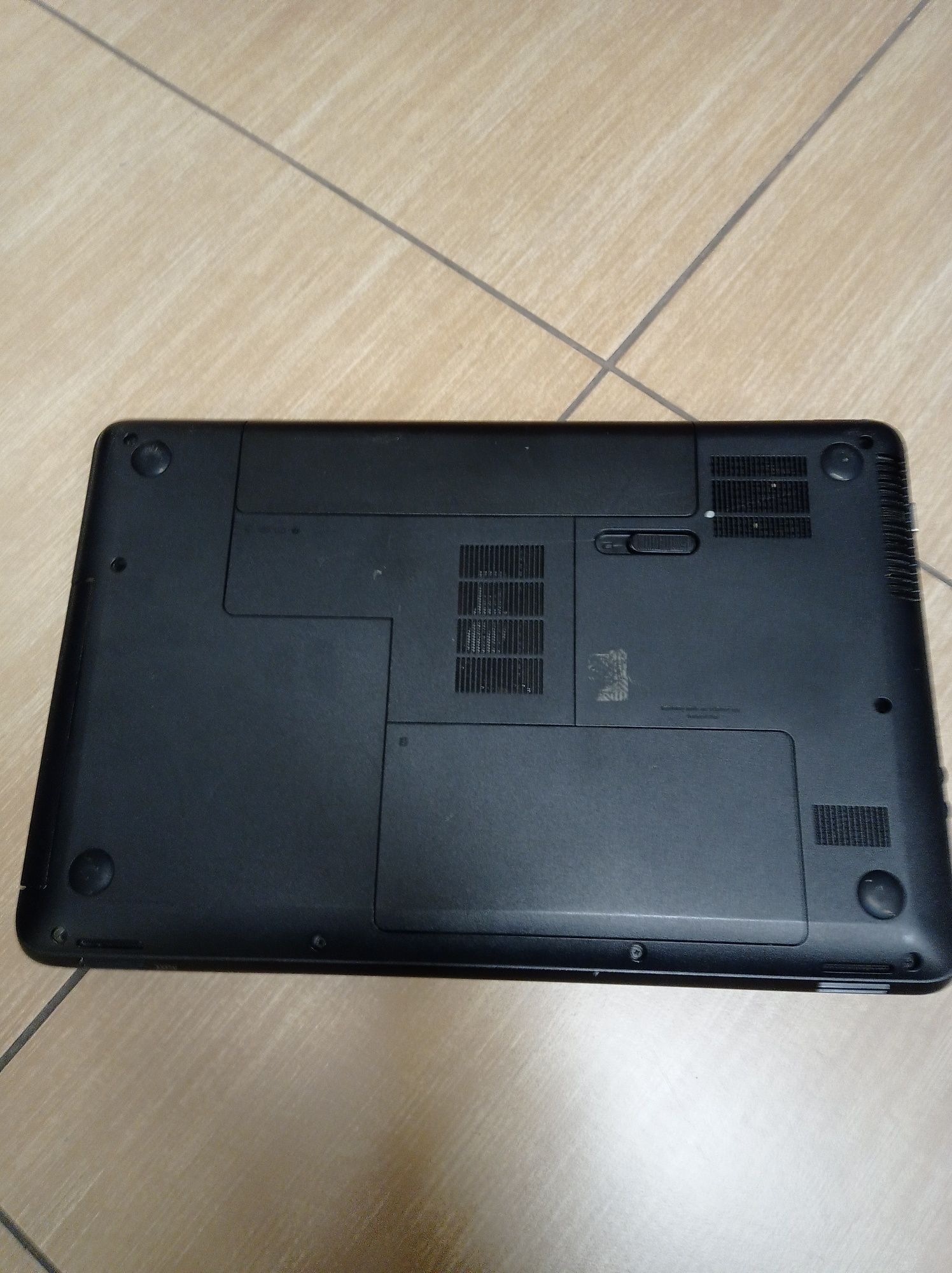 Laptop HP 650 4\128GB