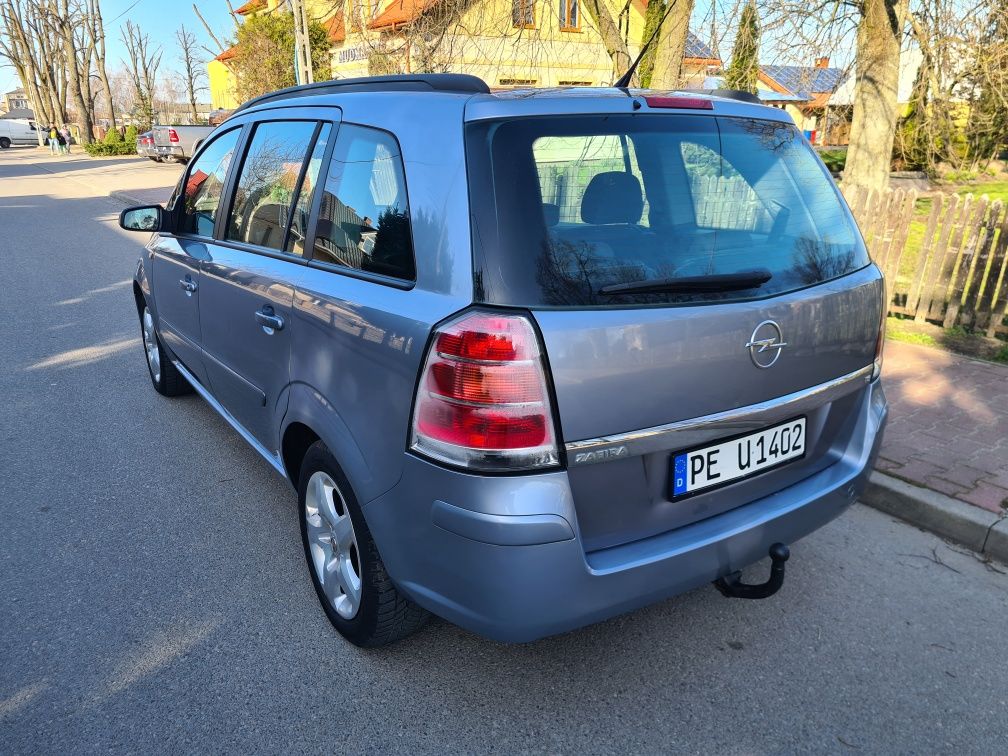 Opel Zafira 1.8 140KM Benzyna Hak Klimatyzacja Alufelgi Isofix